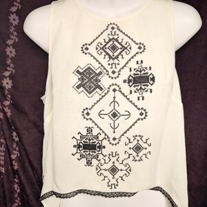 Unique embroidered Bebe blouse!